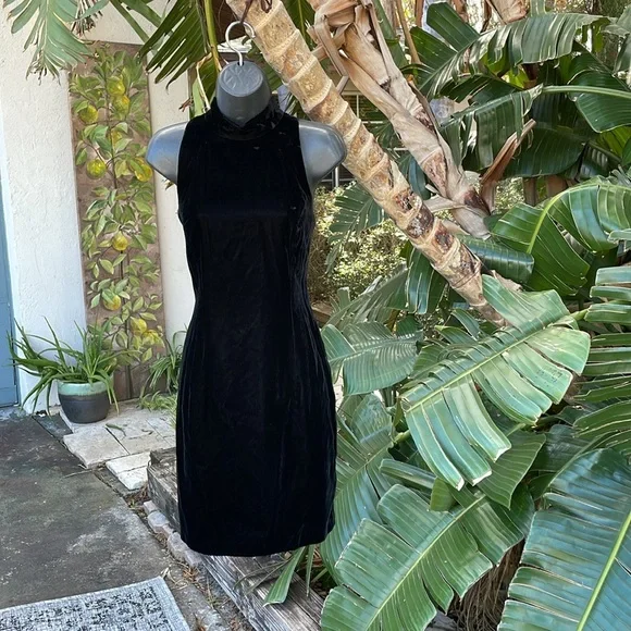 Donna Rico velvet dress with bowS - Picture 3 of 9